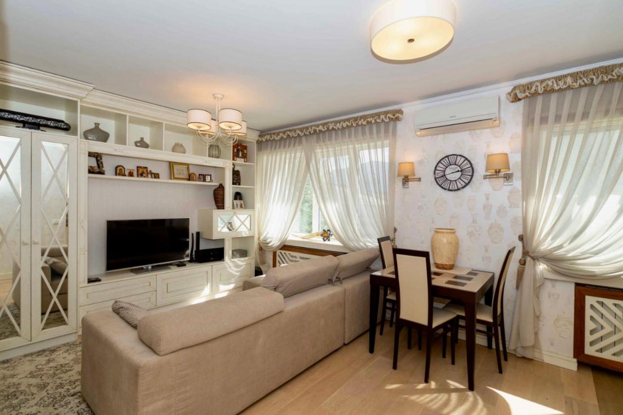 Cozy Studio Apartment In The Center Of Riga Exterior photo